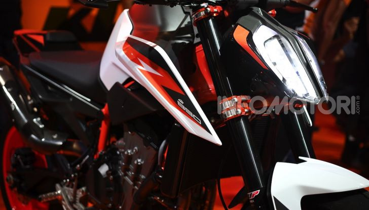 KTM 890 Duke R 2020: il bicilindrico LC8 arriva a 121CV! - Foto 3 di 14
