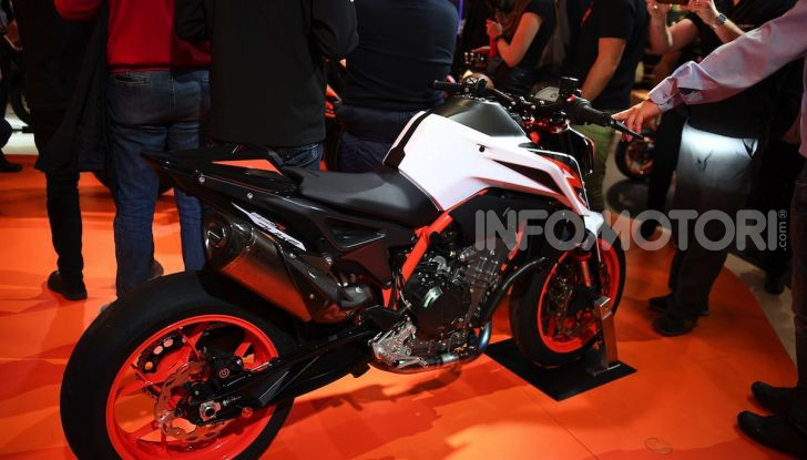 KTM 890 Duke R 2020: il bicilindrico LC8 arriva a 121CV! - Foto 8 di 14