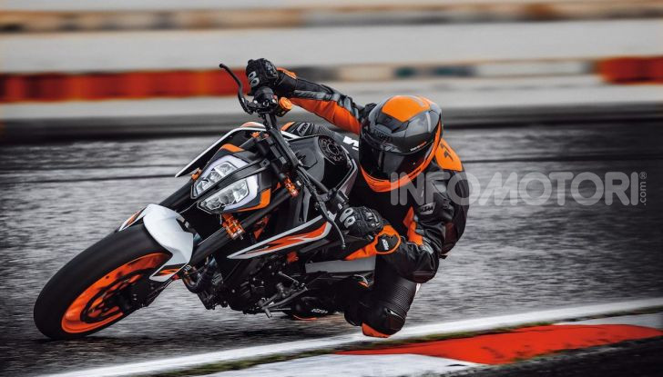 KTM 890 Duke R 2020: il bicilindrico LC8 arriva a 121CV! - Foto 14 di 14