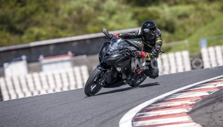 Kawasaki accelera verso la produzione della prima moto elettrica - Foto 1 di 11