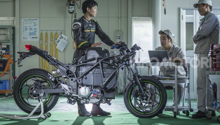 Kawasaki accelera verso la produzione della prima moto elettrica - Foto 2 di 11