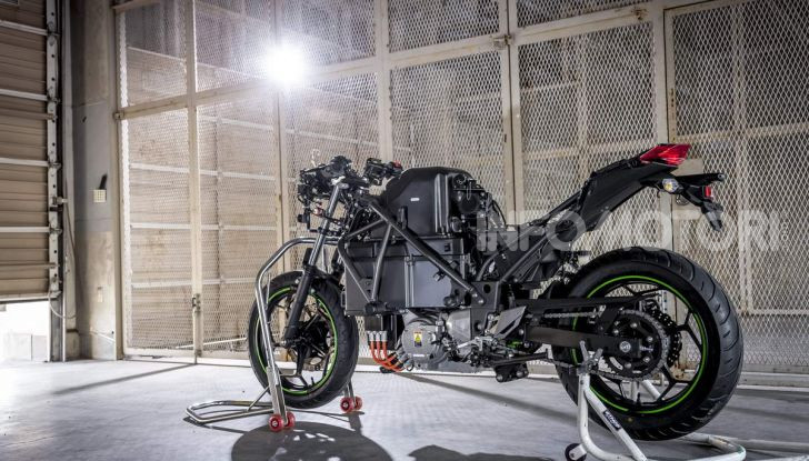 Kawasaki accelera verso la produzione della prima moto elettrica - Foto 7 di 11