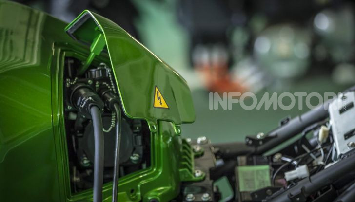 Kawasaki accelera verso la produzione della prima moto elettrica - Foto 8 di 11