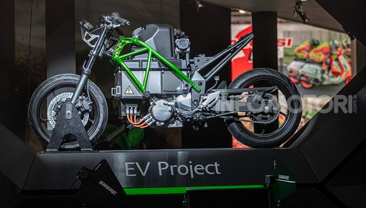 Kawasaki accelera verso la produzione della prima moto elettrica - Foto 10 di 11