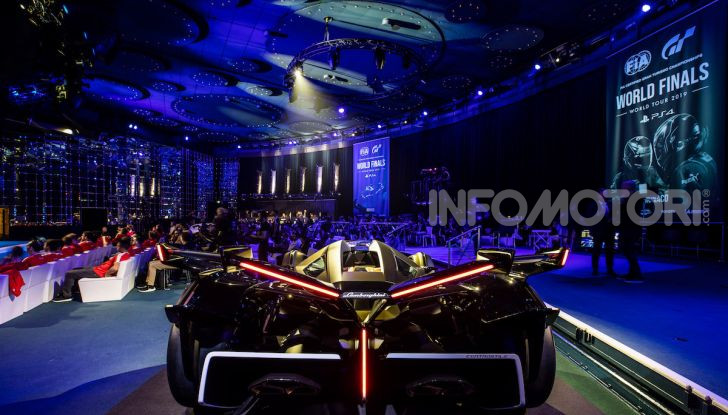 Lamborghini presenta la Lambo V12 Vision Gran Turismo - Foto 20 di 34