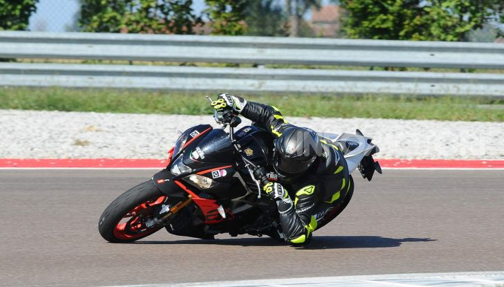 Prova in pista Michelin Power Cup Evo: facile e versatile, non solo per la pista - Foto 18 di 44