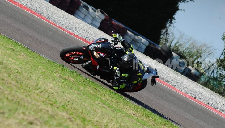 Prova in pista Michelin Power Cup Evo: facile e versatile, non solo per la pista - Foto 34 di 44