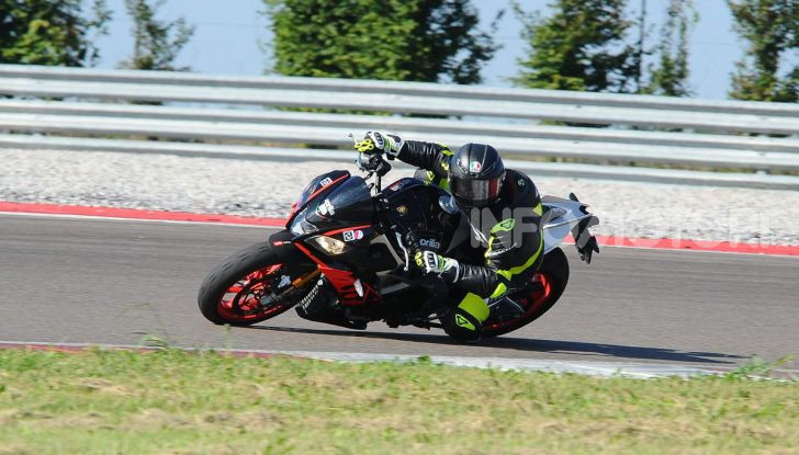 Prova in pista Michelin Power Cup Evo: facile e versatile, non solo per la pista - Foto 37 di 44