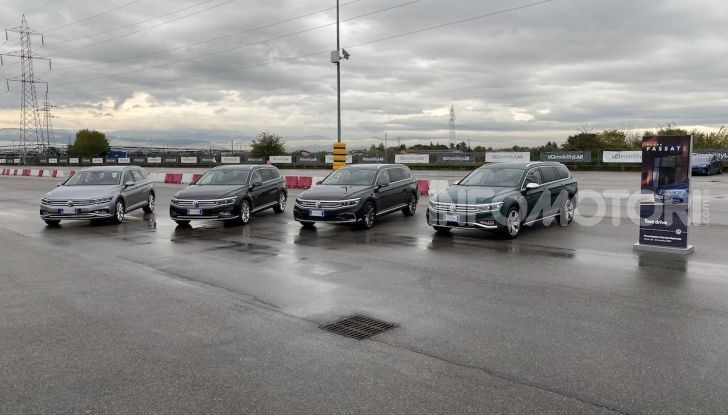 Nuova Volkswagen Passat 2020 prova su strada, versioni e prezzi - Foto 4 di 19