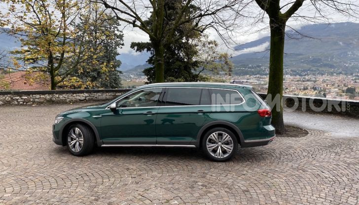 Nuova Volkswagen Passat 2020 prova su strada, versioni e prezzi - Foto 5 di 19
