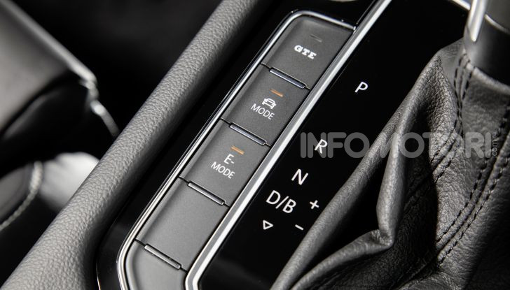 Nuova Volkswagen Passat 2020 prova su strada, versioni e prezzi - Foto 15 di 19