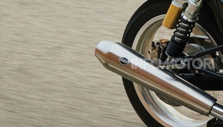 Royal Enfield porta a EICMA tradizone e passione per il custom - Foto 7 di 17