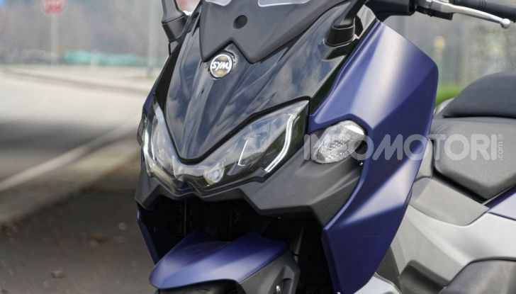 Prova SYM Maxsym TL 500, il maxi bicilindrico “non estremo” che mancava - Foto 18 di 28