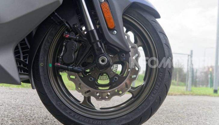 Prova SYM Maxsym TL 500, il maxi bicilindrico “non estremo” che mancava - Foto 23 di 28