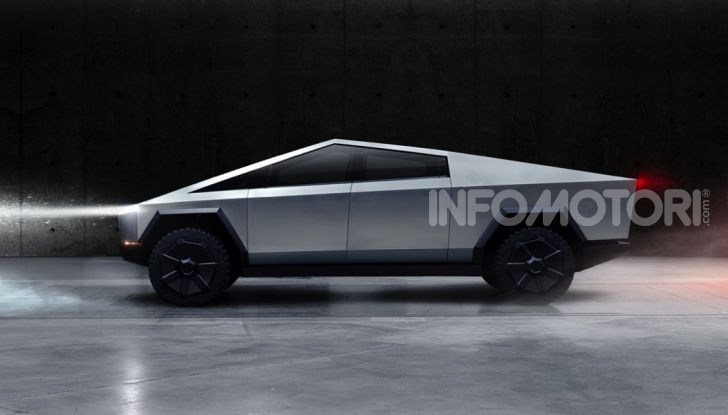 Tesla Cybertruck: il pick-up elettrico tagliato col machete - Foto 2 di 10