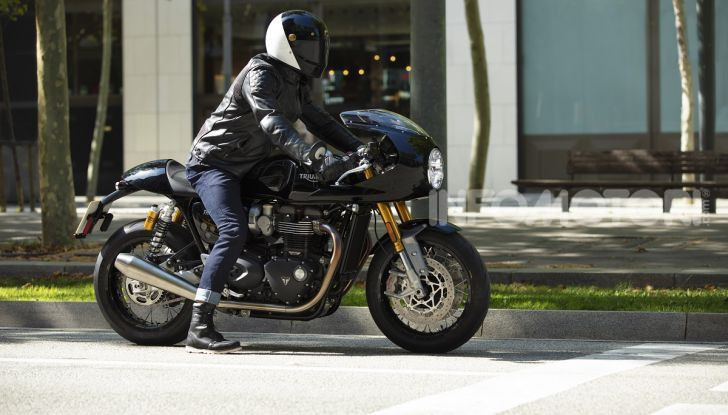 Triumph Thruxton RS 2020: l’iconica cafè racer si evolve in chiave moderna - Foto 12 di 33