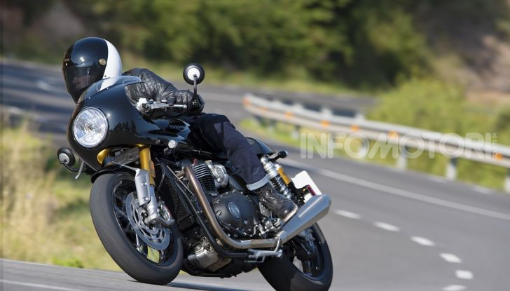 Triumph Thruxton RS 2020: l’iconica cafè racer si evolve in chiave moderna - Foto 16 di 33