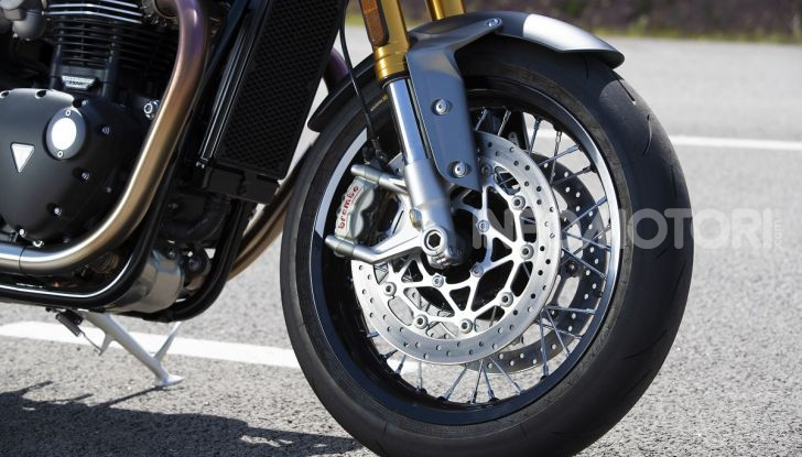 Triumph Thruxton RS 2020: l’iconica cafè racer si evolve in chiave moderna - Foto 20 di 33