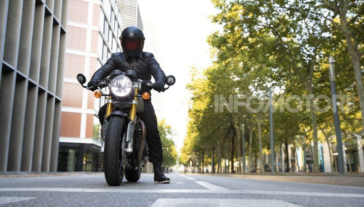 Triumph Thruxton RS 2020: l’iconica cafè racer si evolve in chiave moderna - Foto 6 di 33