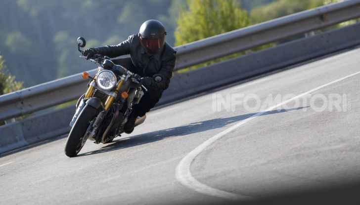 Triumph Thruxton RS 2020: l’iconica cafè racer si evolve in chiave moderna - Foto 7 di 33