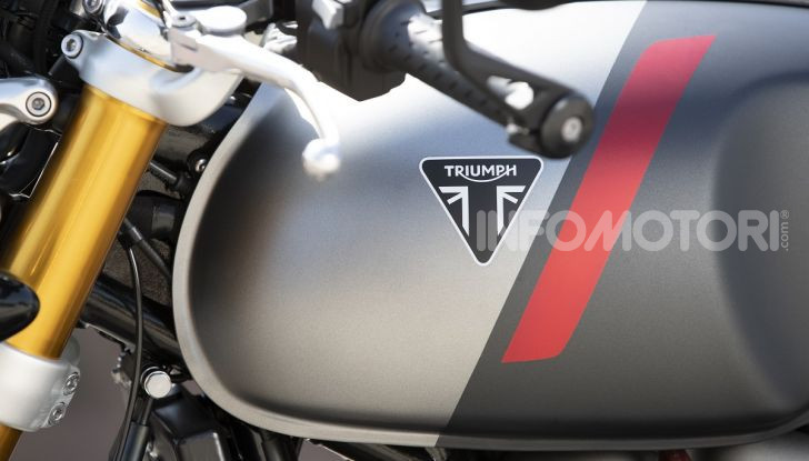 Triumph Thruxton RS 2020: l’iconica cafè racer si evolve in chiave moderna - Foto 24 di 33
