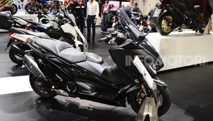 [VIDEO] Yamaha: Tracer 700 e TMAX si prendono la ribalta a EICMA 2019 - Foto 5 di 30