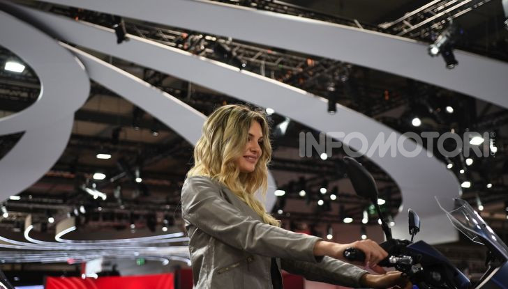 [VIDEO] Yamaha: Tracer 700 e TMAX si prendono la ribalta a EICMA 2019 - Foto 17 di 30