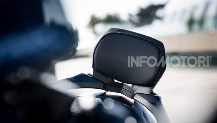 Video prova in anteprima Yamaha TMAX 560 2020, è maggiorenne ma continua a crescere - Foto 22 di 83