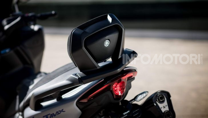 Video prova in anteprima Yamaha TMAX 560 2020, è maggiorenne ma continua a crescere - Foto 30 di 83