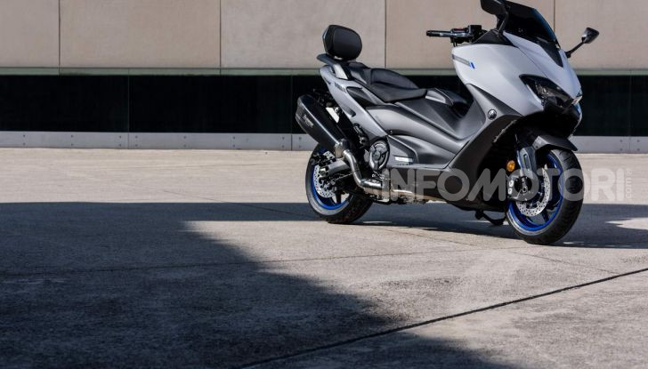 Video prova in anteprima Yamaha TMAX 560 2020, è maggiorenne ma continua a crescere - Foto 33 di 83