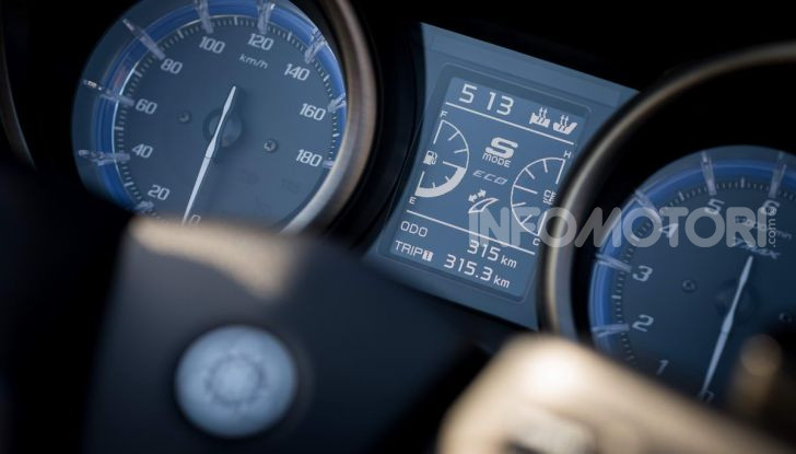 Video prova in anteprima Yamaha TMAX 560 2020, è maggiorenne ma continua a crescere - Foto 46 di 83