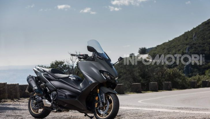 Video prova in anteprima Yamaha TMAX 560 2020, è maggiorenne ma continua a crescere - Foto 47 di 83