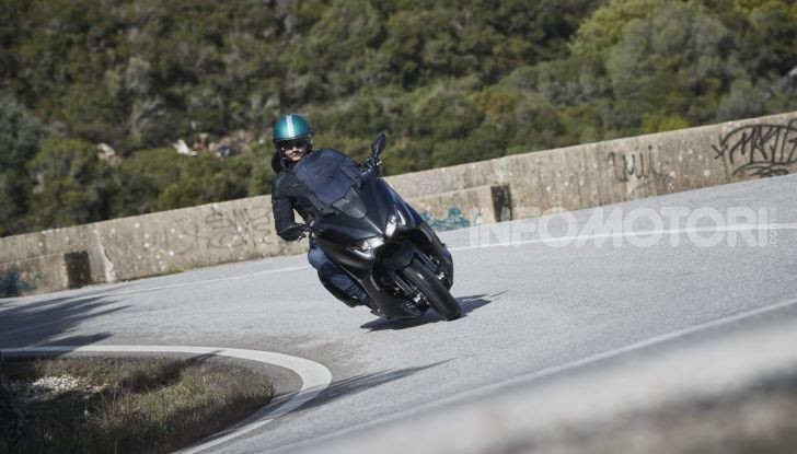 Video prova in anteprima Yamaha TMAX 560 2020, è maggiorenne ma continua a crescere - Foto 66 di 83