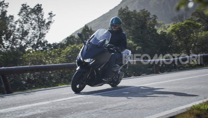 Video prova in anteprima Yamaha TMAX 560 2020, è maggiorenne ma continua a crescere - Foto 69 di 83