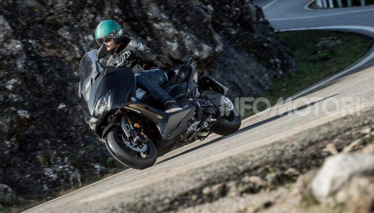 Video prova in anteprima Yamaha TMAX 560 2020, è maggiorenne ma continua a crescere - Foto 76 di 83