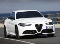 [VIDEO] Alfa Romeo Giulia MY2020 prova su strada, motori e prezzi: la rivoluzione parte dall’interno
