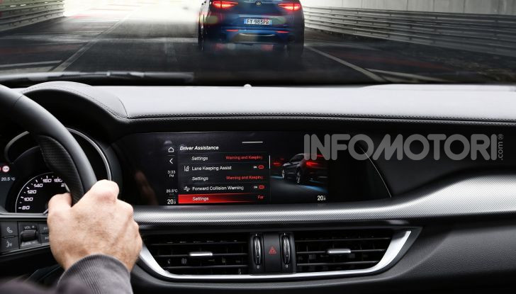 [VIDEO] Alfa Romeo Stelvio MY2020 prova su strada, prezzi e motori - Foto 22 di 32