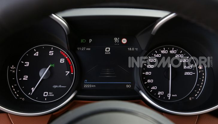 [VIDEO] Alfa Romeo Stelvio MY2020 prova su strada, prezzi e motori - Foto 24 di 32