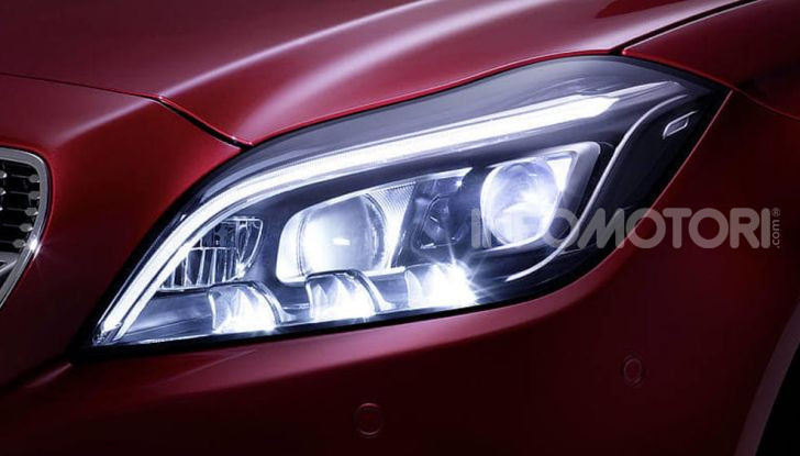 Fari auto ingialliti: come farli tornare a splendere - Foto 6 di 10