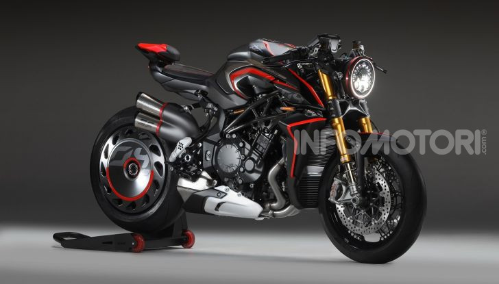 MV Agusta Rush 1000: Super Naked italiana da 208CV - Foto 1 di 2