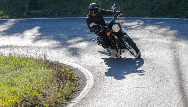 Prova in anteprima Benelli Imperiale 400, caratteristiche e prezzo - Foto 12 di 66