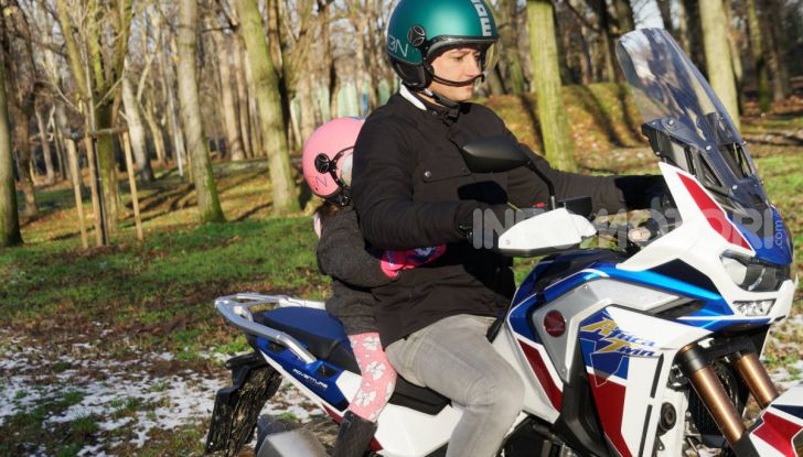 Bambini in moto e scooter, tutte le regole ed a quanti anni si può iniziare - Foto 4 di 12