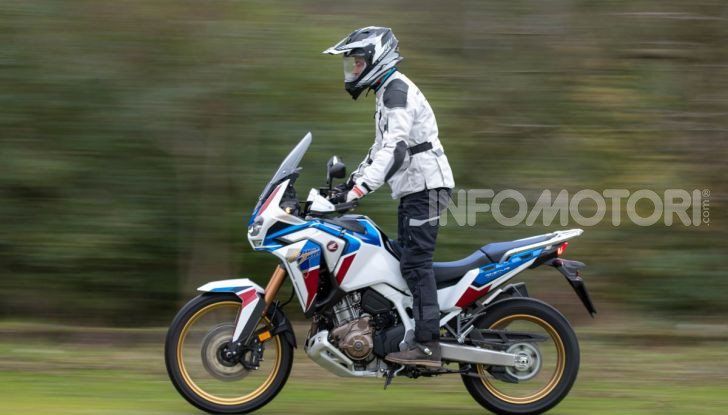 Prova Honda Africa Twin 1100 DCT Adventure Sports 2020: caratteristiche e prezzo - Foto 2 di 63