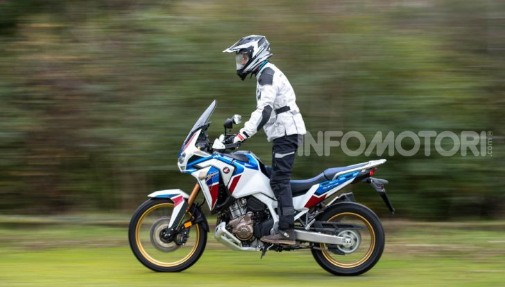 Prova Honda Africa Twin 1100 DCT Adventure Sports 2020: caratteristiche e prezzo - Foto 3 di 63
