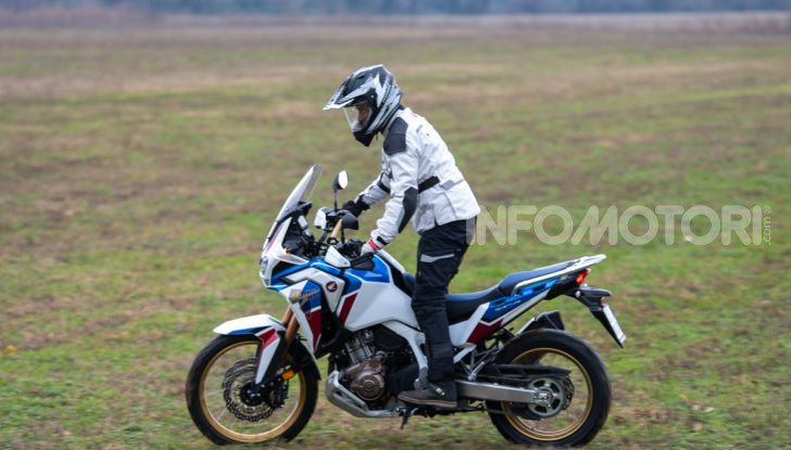 Prova Honda Africa Twin 1100 DCT Adventure Sports 2020: caratteristiche e prezzo - Foto 12 di 63