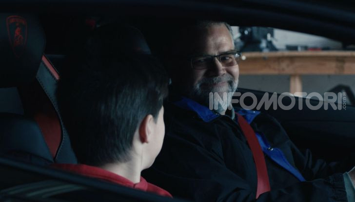 Lamborghini Aventador, il regalo di natale per padre e figlio appassionati - Foto 12 di 20