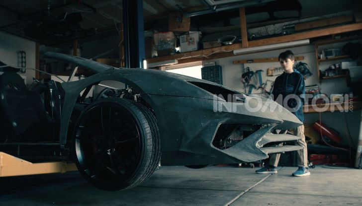 Lamborghini Aventador, il regalo di natale per padre e figlio appassionati - Foto 18 di 20