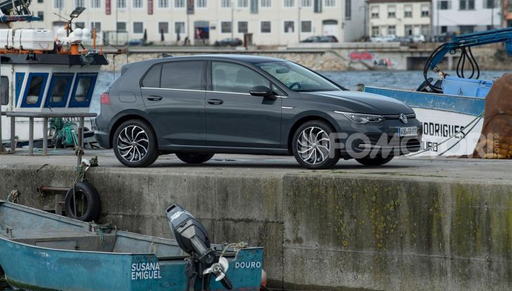 Nuova Volkswagen Golf 8: prova su strada, motori e prezzi - Foto 18 di 22