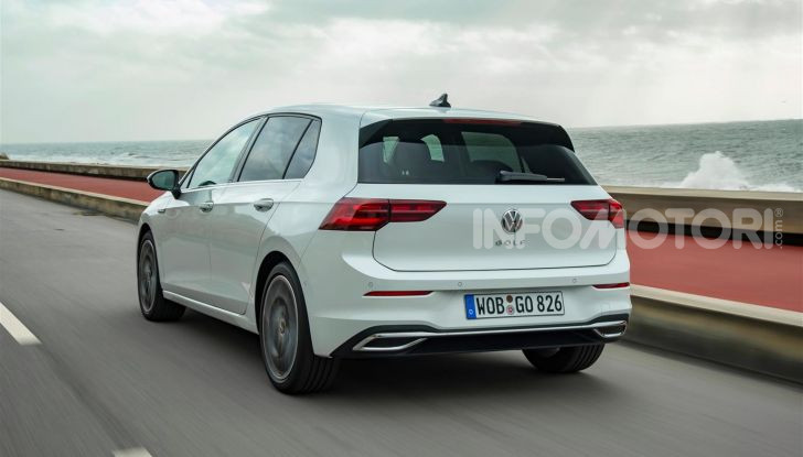Nuova Volkswagen Golf 8: prova su strada, motori e prezzi - Foto 7 di 22