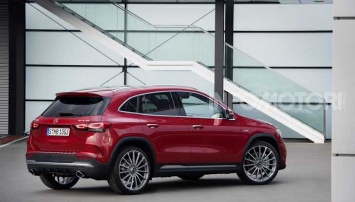 Nuovo Mercedes-AMG GLA 35 4MATIC: prestazioni senza rinunciare al comfort - Foto 6 di 11